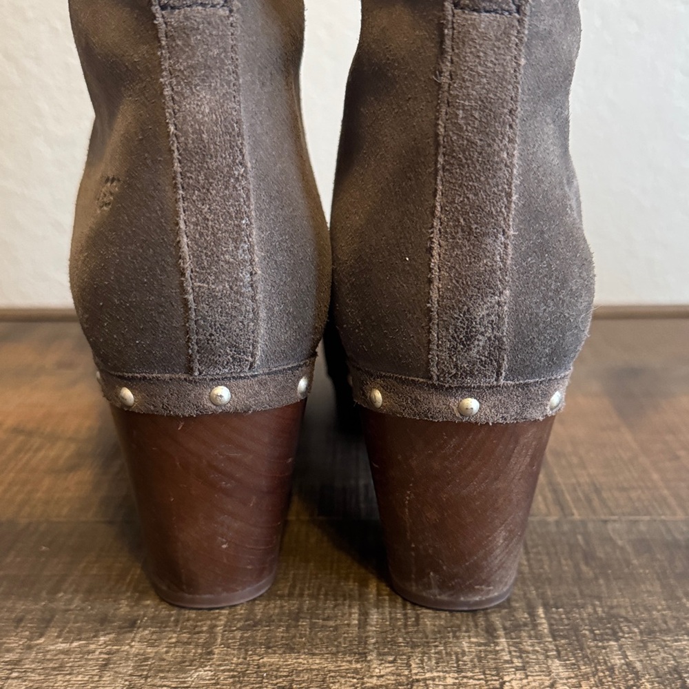 UGG Lynnea Clog Booties - Picture 6 of 10